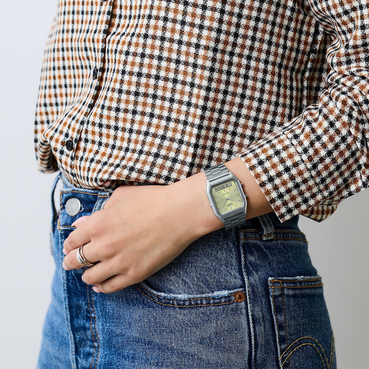 CASIO AQ-230A-9AMQYDF Vintage Unisex Watch