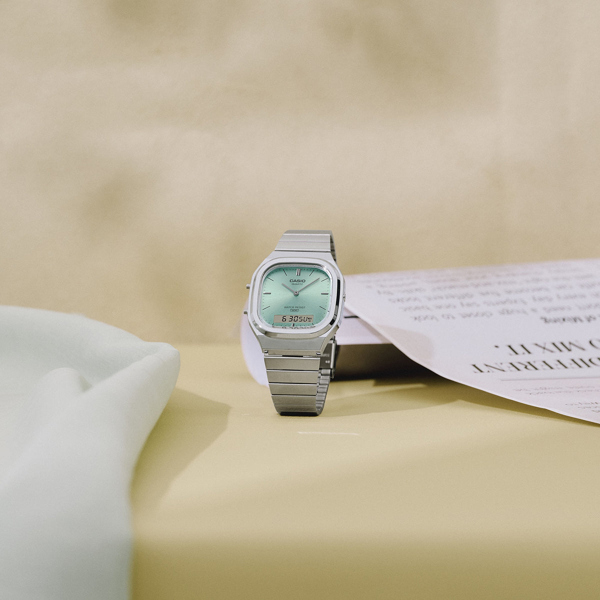 CASIO AQ-240E-2ADF Vintage Unisex Watch