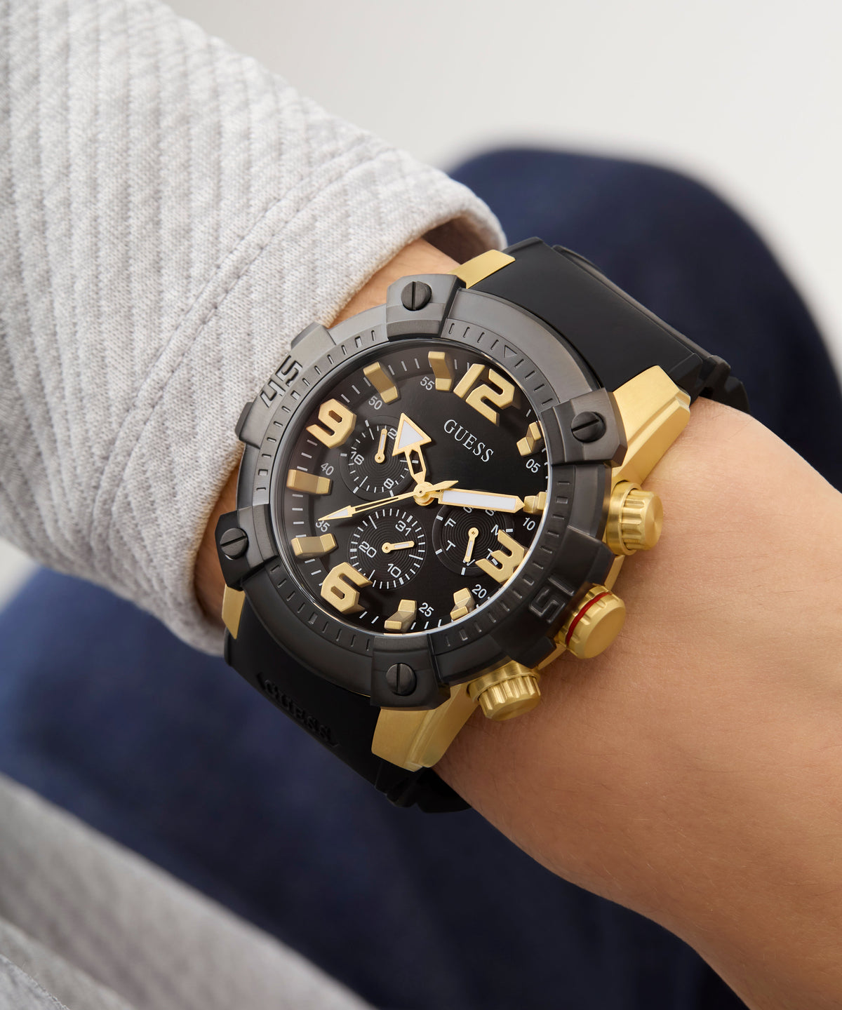 GUESS LINEBACKER GW0911G3