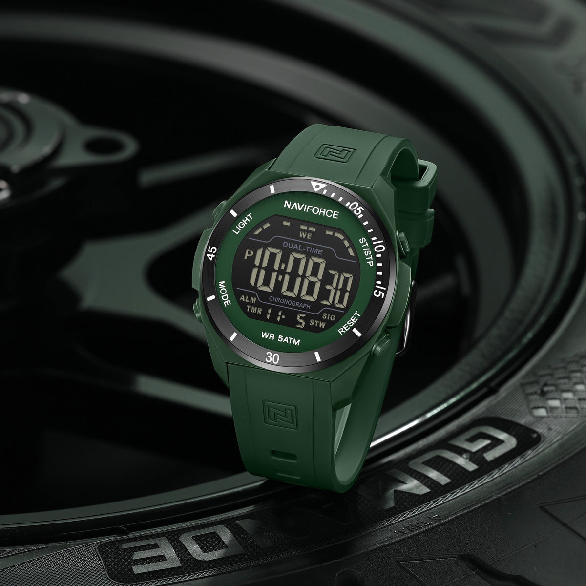 NAVIFORCE NF7138 GN/B Men Watch