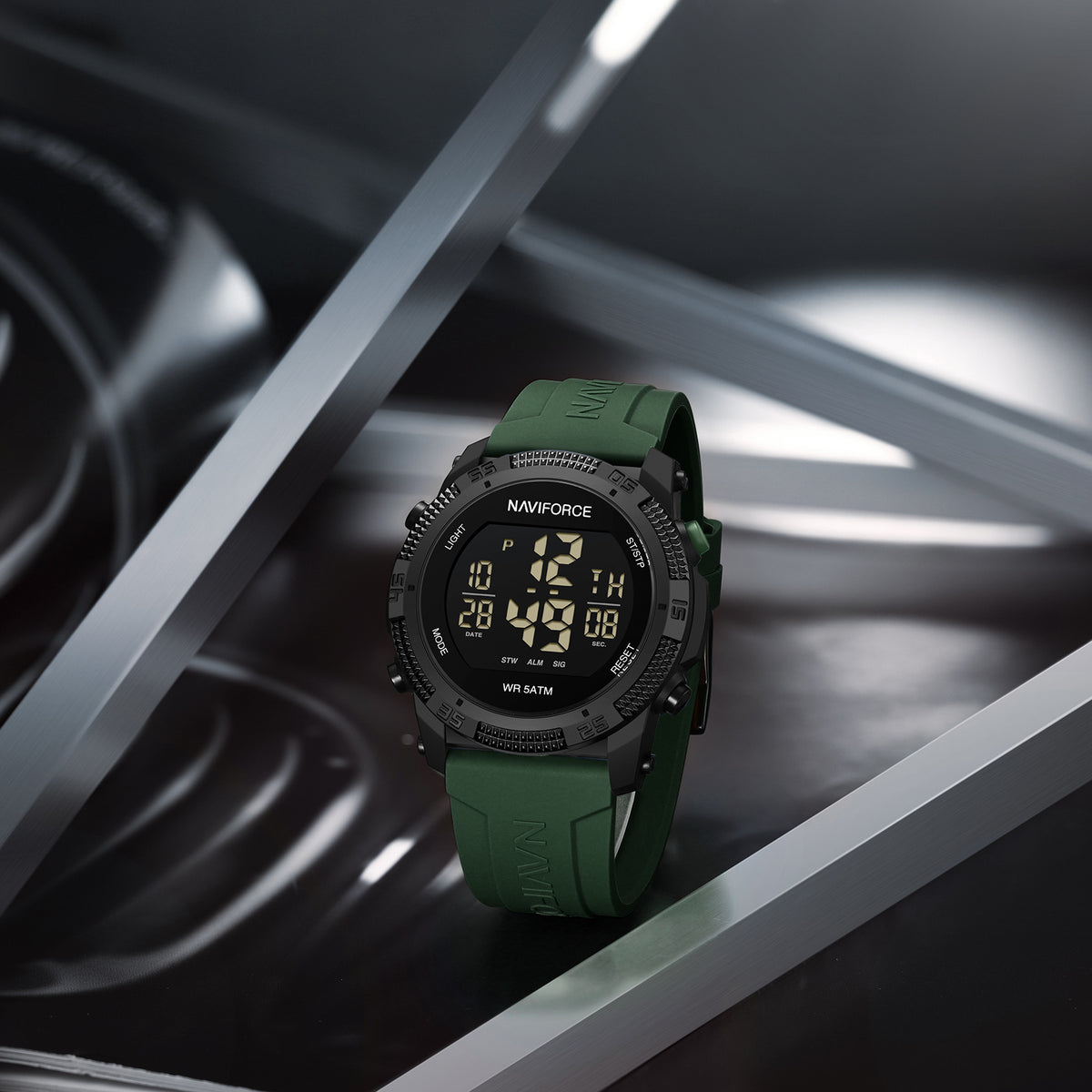 NAVIFORCE NF7104 B/GN Men Watch