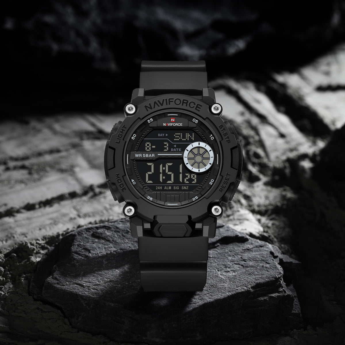 NAVIFORCE NF7133 B/B/B Men Watch