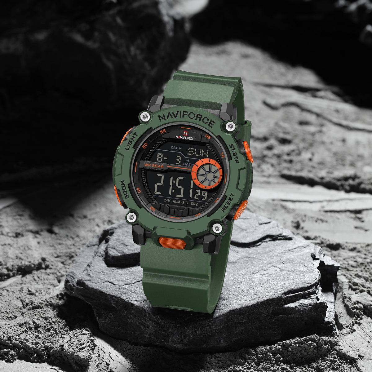 NAVIFORCE NF7133 B/GN/GN Men Watch