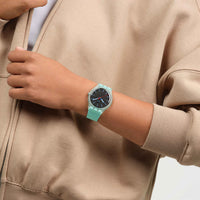 SWATCH HINT OF MINT SO29L103